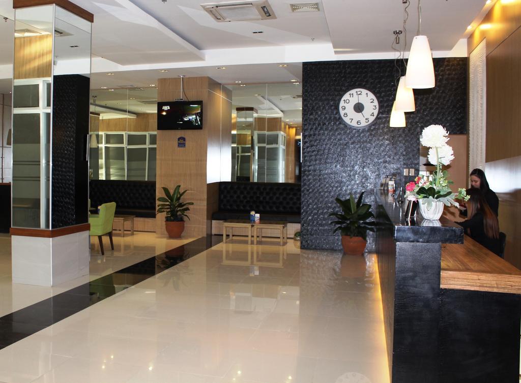 Azzurro Hotel Angeles Exterior photo